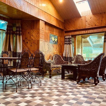 Woods Villa- A Luxury Mountains View Cottages Manali  Bagian luar foto