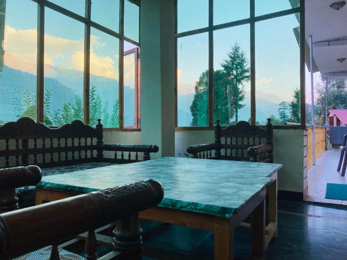Woods Villa- A Luxury Mountains View Cottages Manali  Bagian luar foto