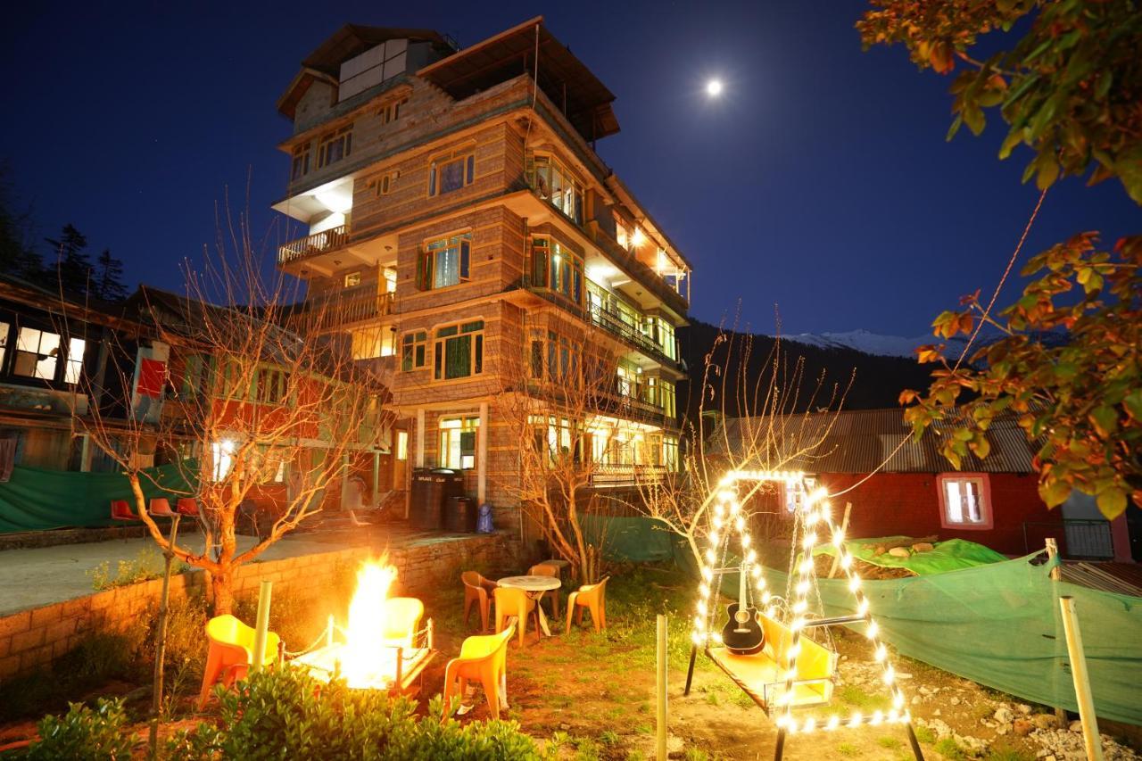 Woods Villa- A Luxury Mountains View Cottages Manali  Bagian luar foto