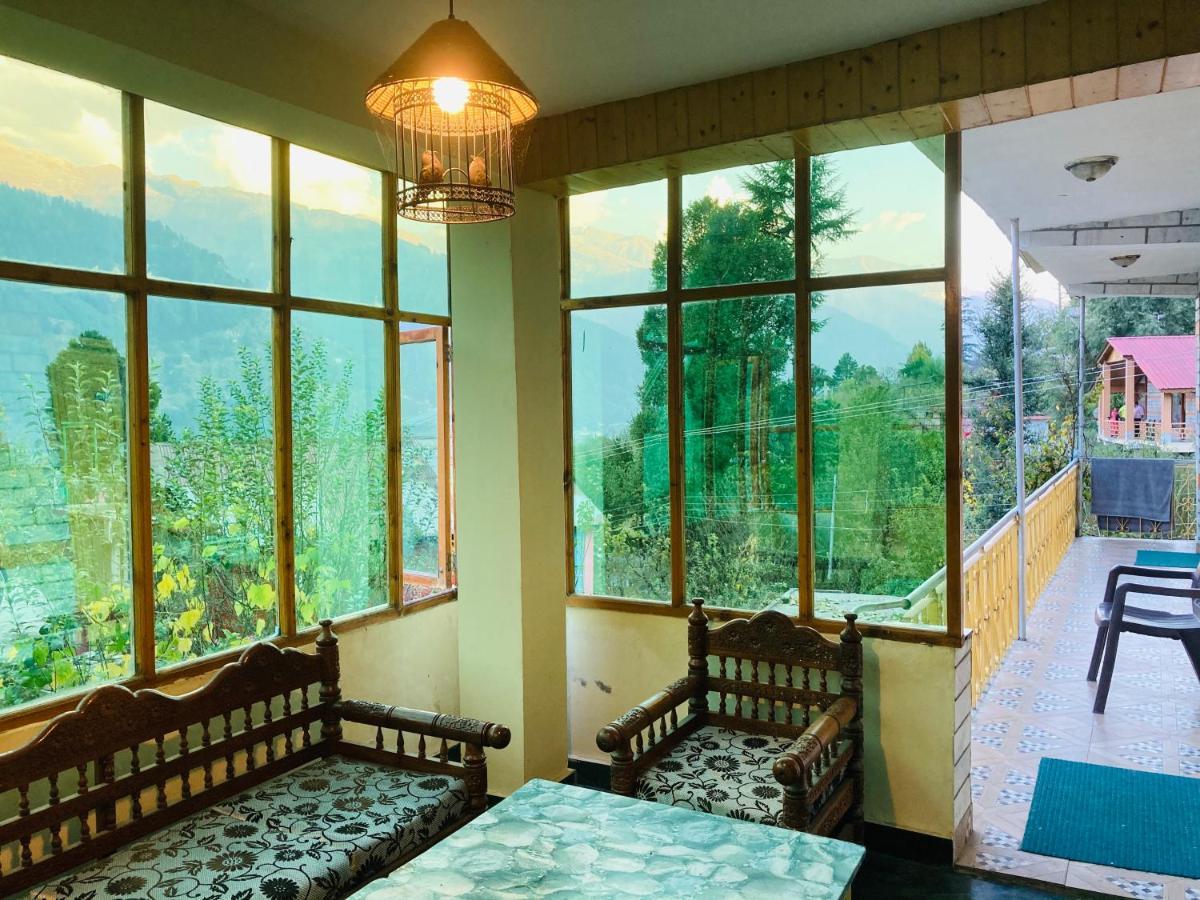 Woods Villa- A Luxury Mountains View Cottages Manali  Bagian luar foto