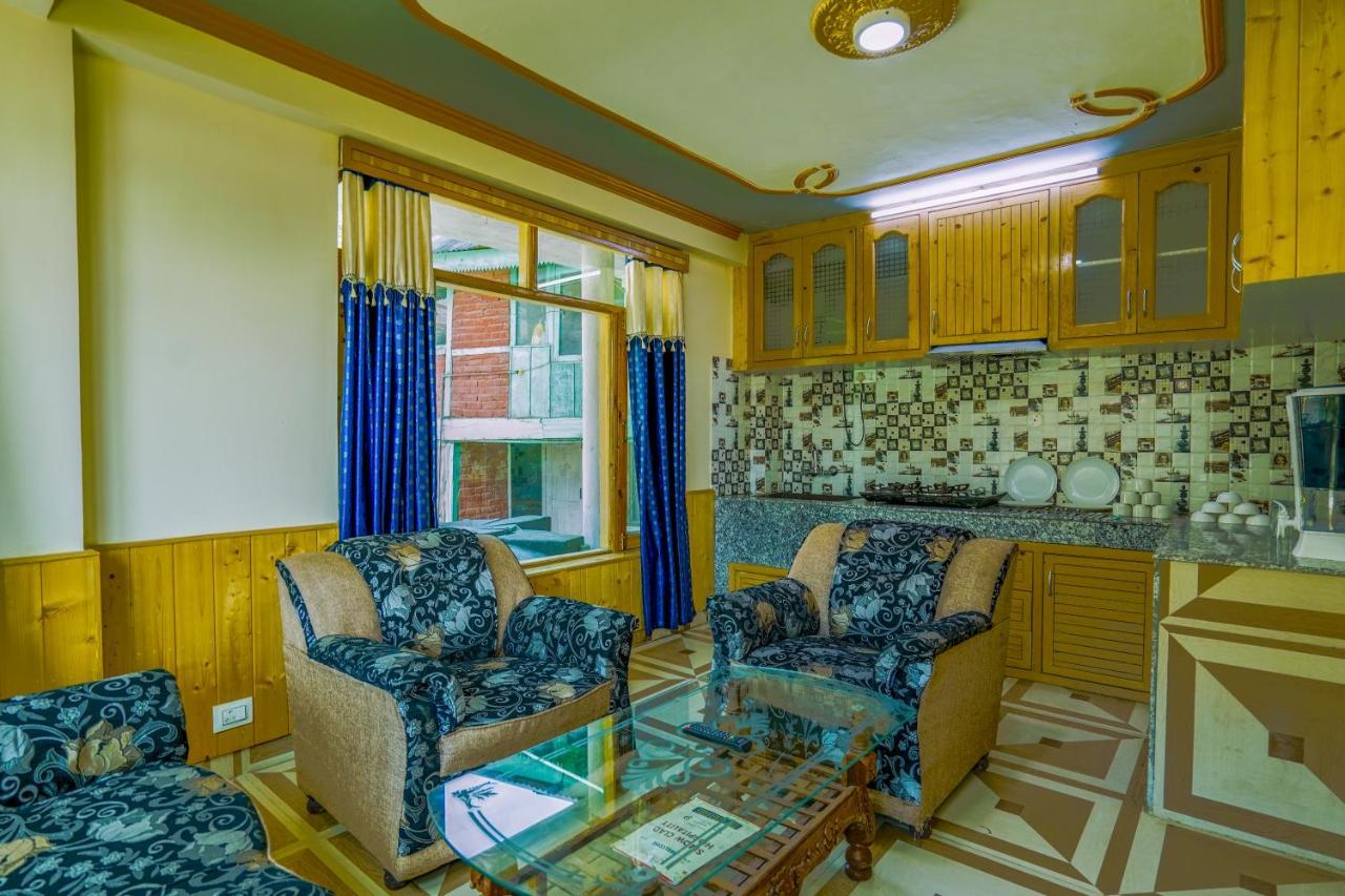 Woods Villa- A Luxury Mountains View Cottages Manali  Bagian luar foto