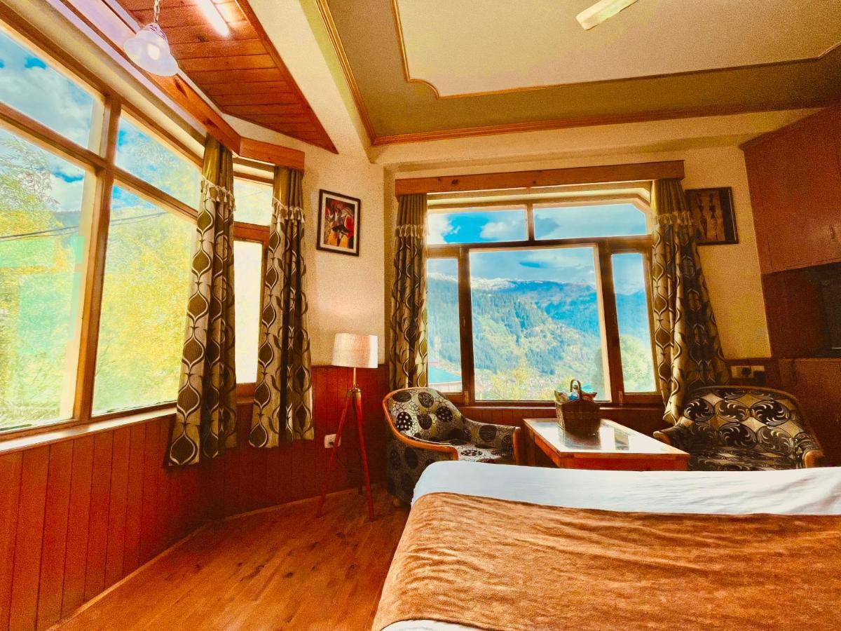 Woods Villa- A Luxury Mountains View Cottages Manali  Bagian luar foto
