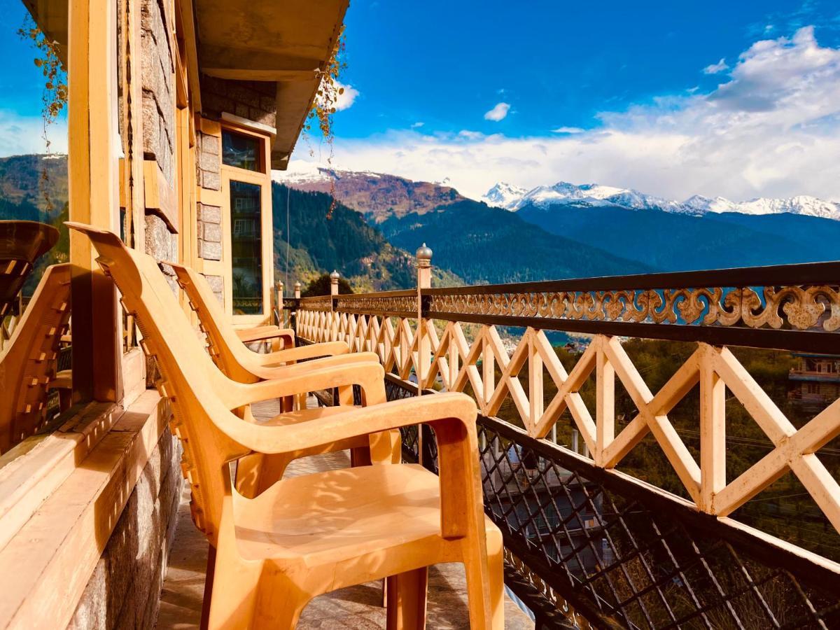Woods Villa- A Luxury Mountains View Cottages Manali  Bagian luar foto