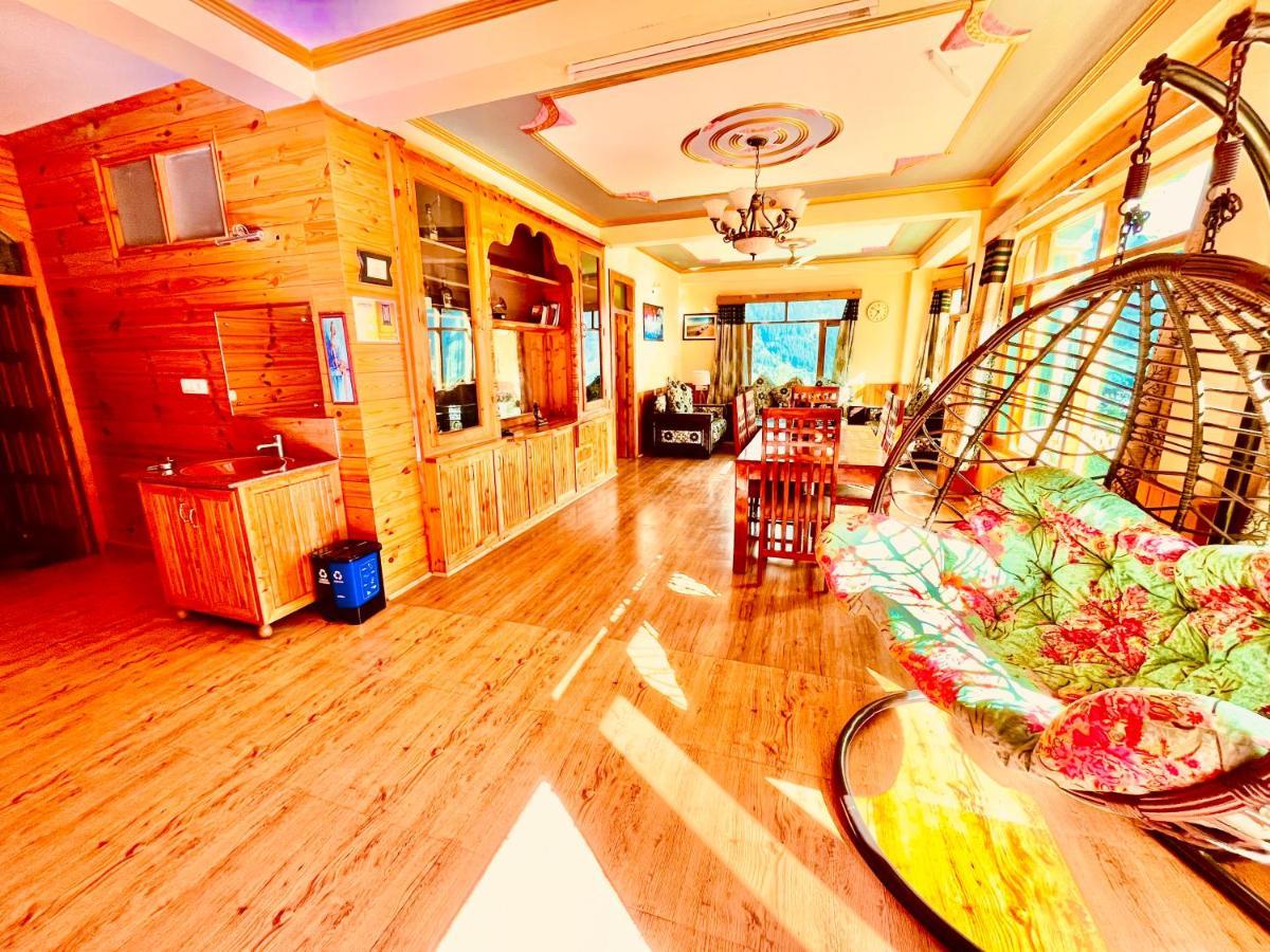 Woods Villa- A Luxury Mountains View Cottages Manali  Bagian luar foto