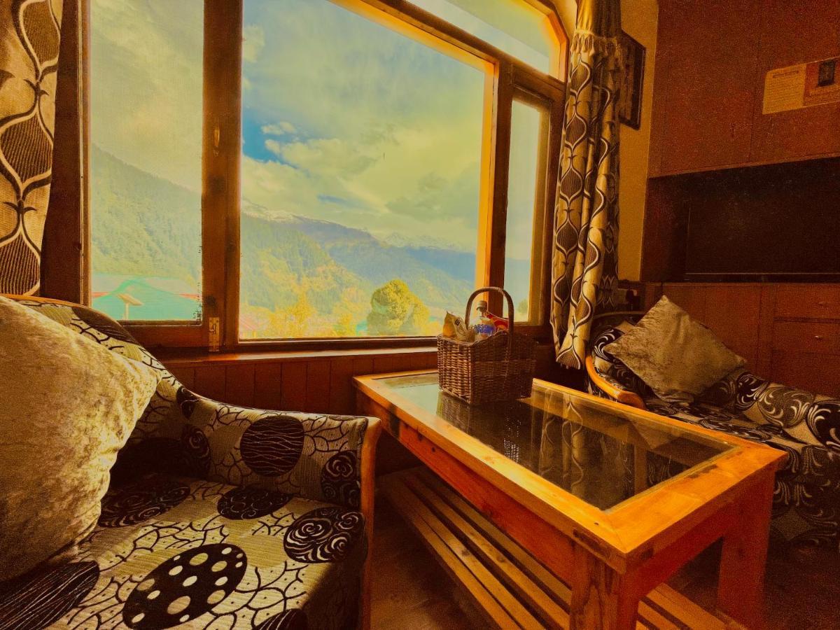 Woods Villa- A Luxury Mountains View Cottages Manali  Bagian luar foto