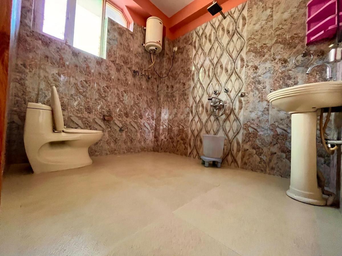 Woods Villa- A Luxury Mountains View Cottages Manali  Bagian luar foto