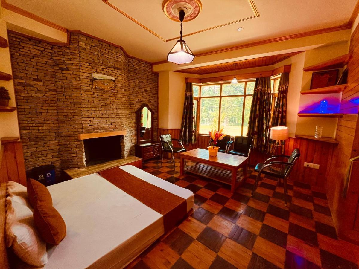 Woods Villa- A Luxury Mountains View Cottages Manali  Bagian luar foto